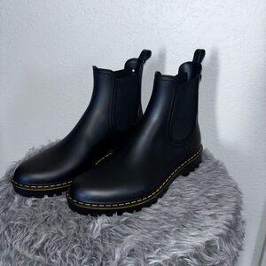 Black Chelsea Boots